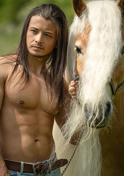 Cartes postales de Horse and Hunk 2024 - Image 4