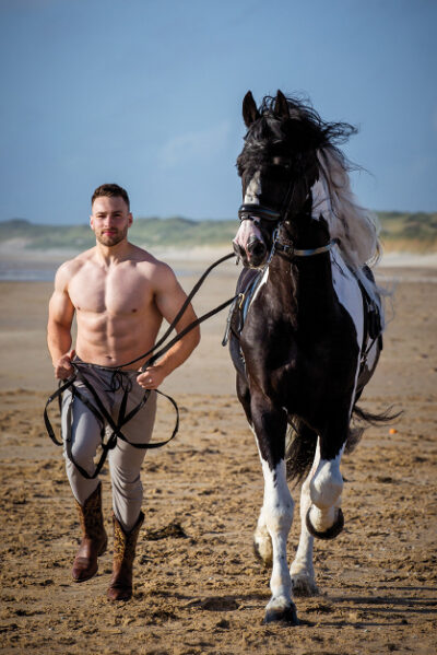 Cartes postales Horse and Hunk 2025 - Image 4